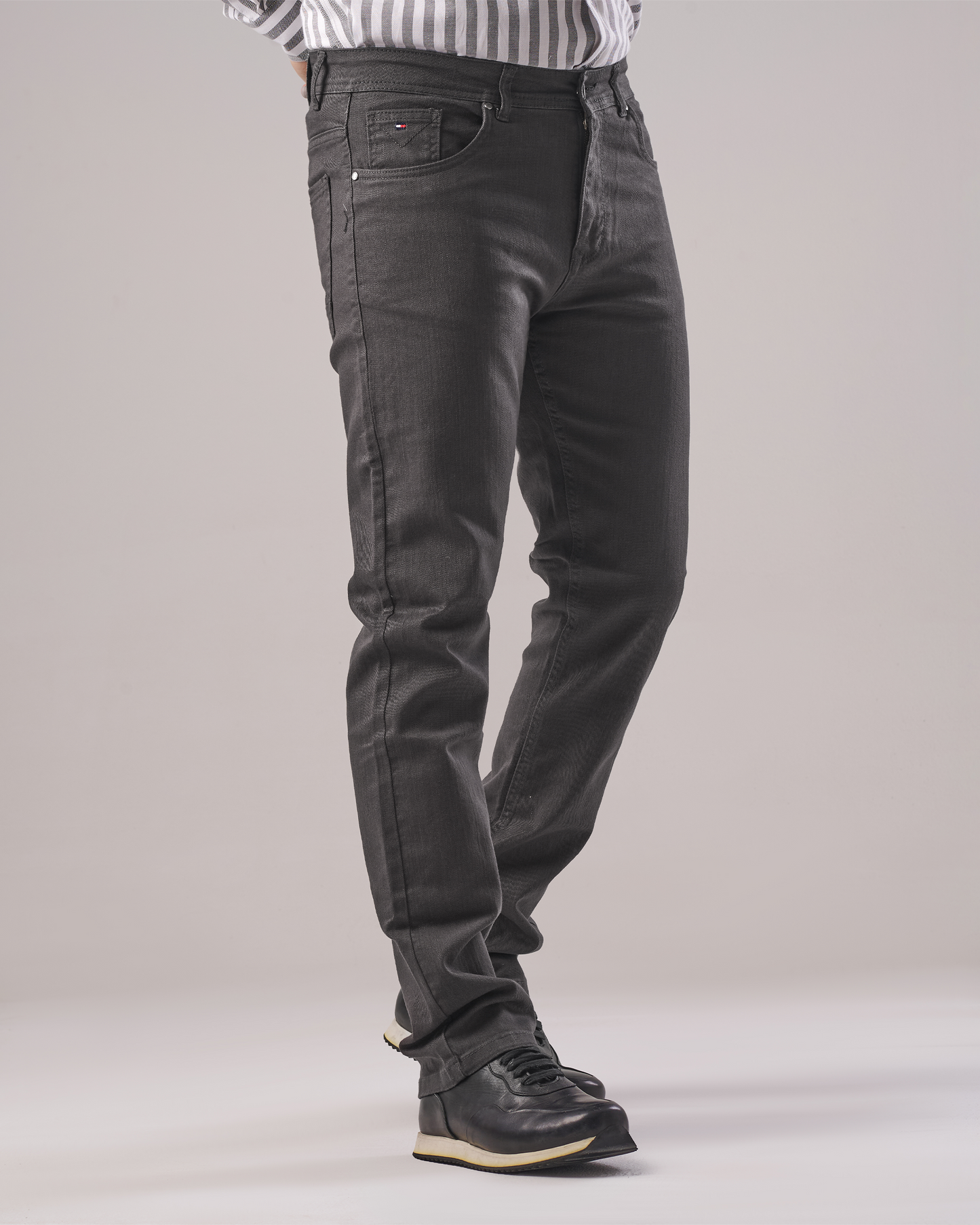 Grey Denim Jeans – Iron Shade